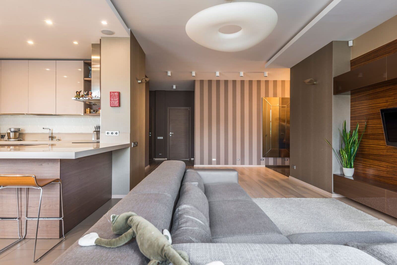 Ruang luas apartemen untuk paket 3 Bedroom/Penthouse